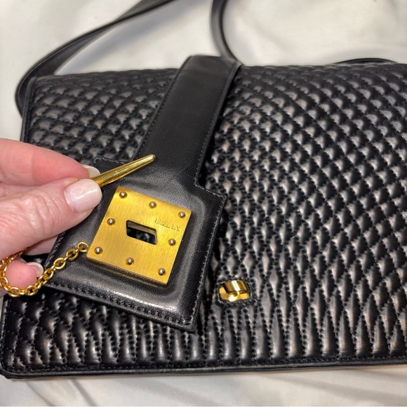 Bally Vintage Quilted Leather Pin Lock Closure Shoulder Bag RARE Gold Hardware - Picture 8 of 12